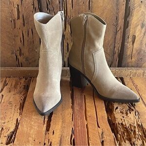 NORDSTROM BP Surina Western Boots Tan SUEDE Leather Pointy Toe Block Heel 7.5